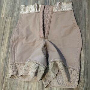 Colombia High-Waist Shaping Shorts with Lace Trim - Nude Blush